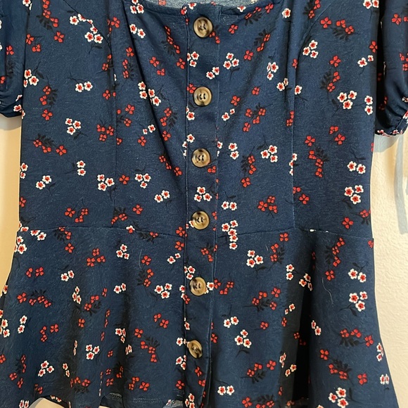 NWOT Emerette Top - Picture 3 of 8